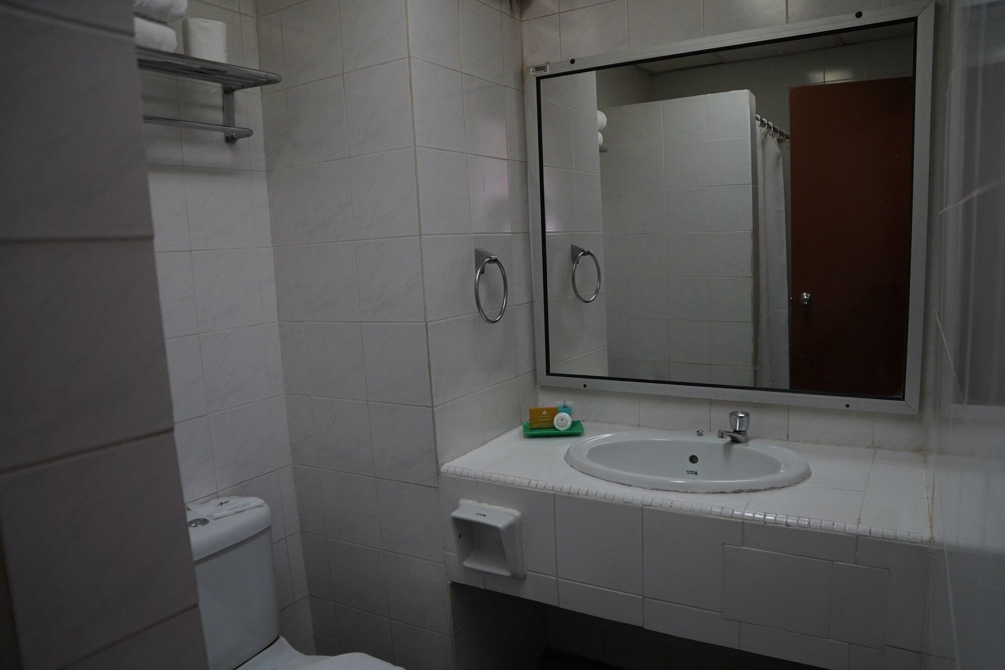 Hotel Seri Malaysia Джохор Бахру Екстериор снимка