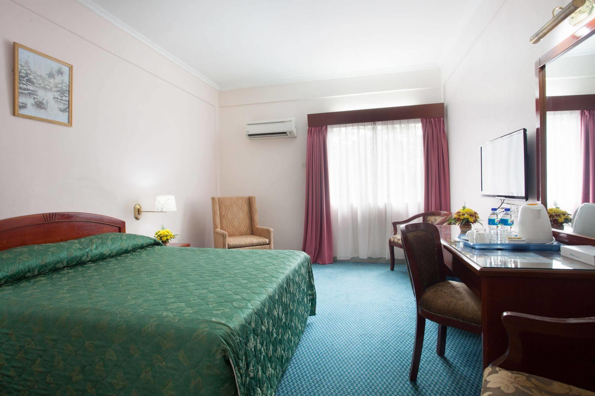 Hotel Seri Malaysia Джохор Бахру Екстериор снимка
