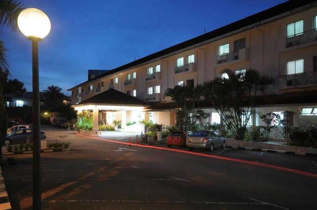 Hotel Seri Malaysia Джохор Бахру Екстериор снимка