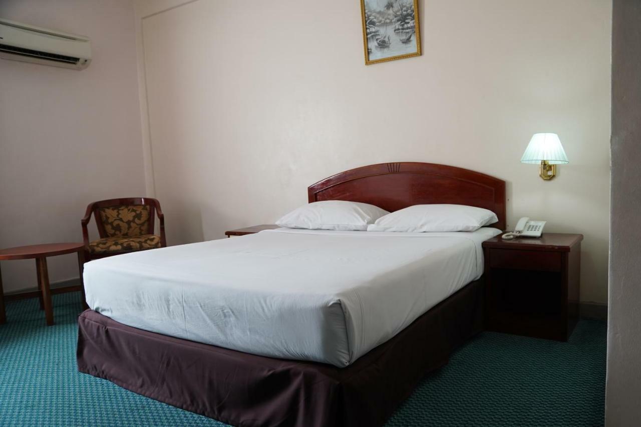 Hotel Seri Malaysia Джохор Бахру Екстериор снимка